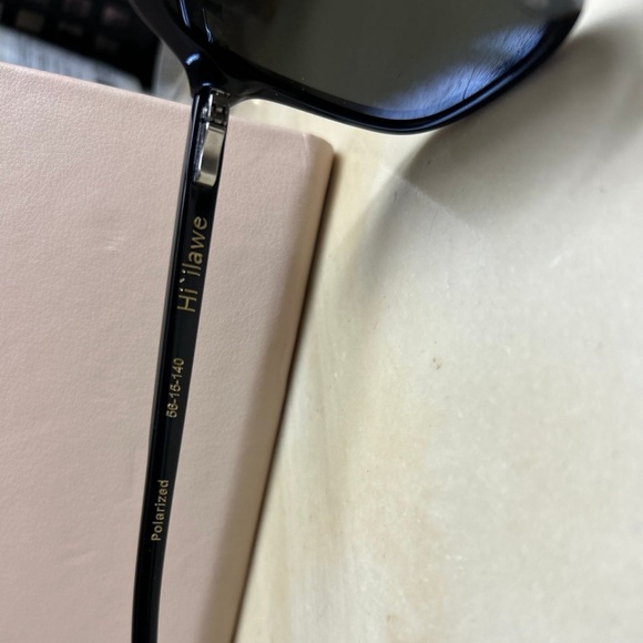 Mohala Sunglasses hawaii Black Lava with Polarized Gray Lenses like new - Picture 4 of 6